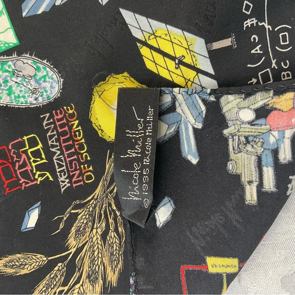 Nicole Miller 1995 Weizmann Institute Science Silk Scarf 42” DNA Solar Lab Print - Picture 8 of 8